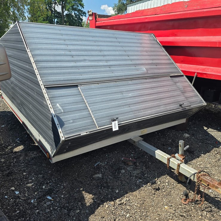 #698 • 1994 Triton Elite Snow Mobile Trailer