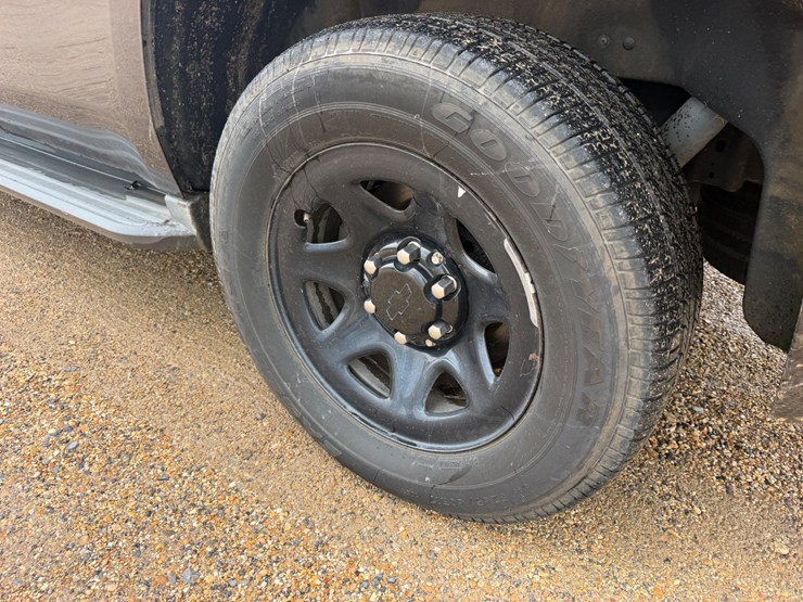 2016-chevrolet-tahoe-image-5