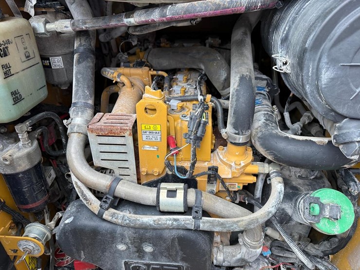 2016-caterpillar-259d-image-16