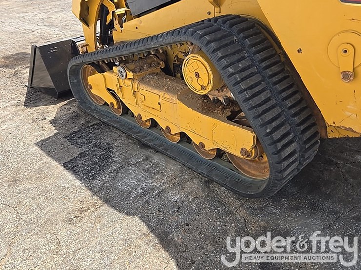 2021-caterpillar-259d3-image-10
