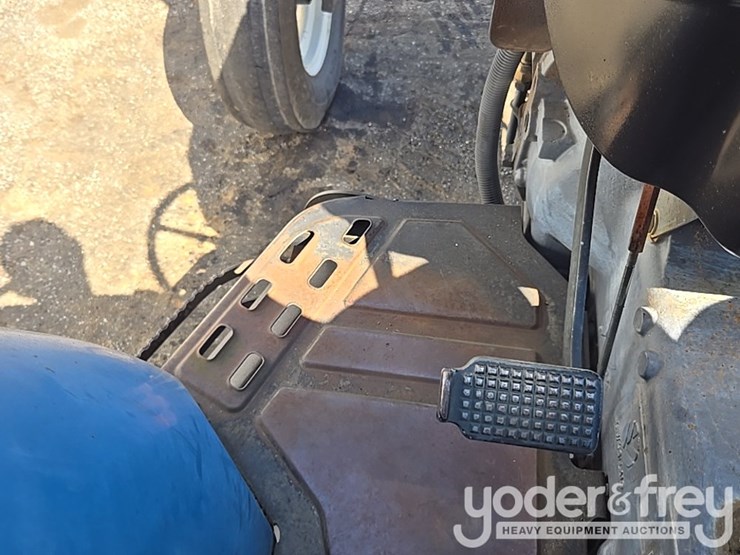 new-holland-tn70-image-29