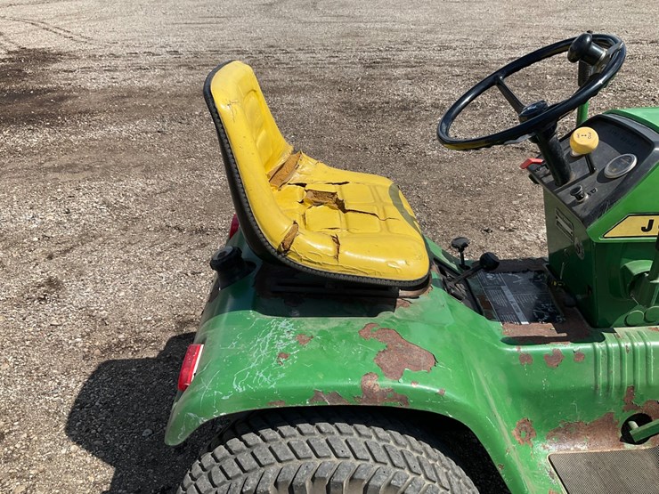 john-deere-200-image-22