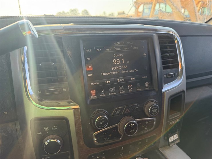 2014-dodge-ram-3500-image-13