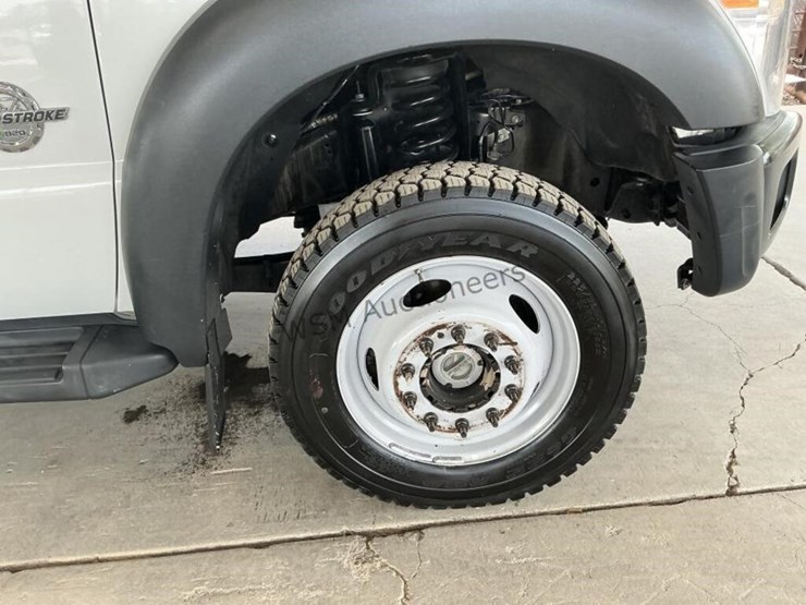 2015-ford-f550-image-9