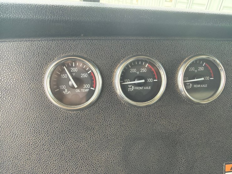 2011-peterbilt-367-image-33