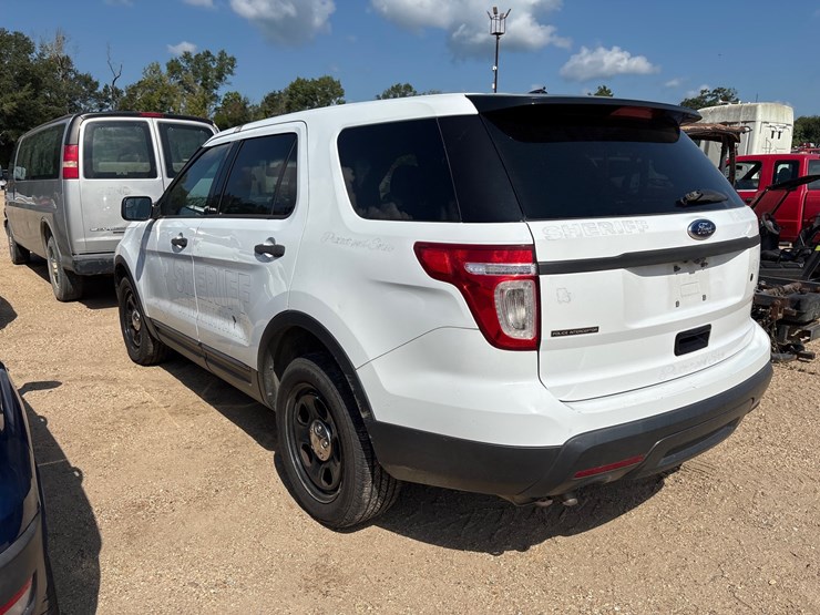 2013-ford-explorer-image-4