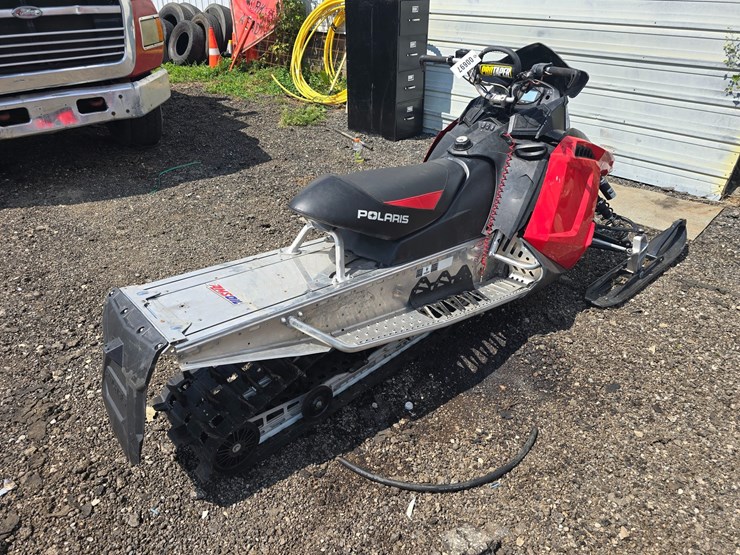 #697-•-polaris-switchback-snow-mobile-image-5