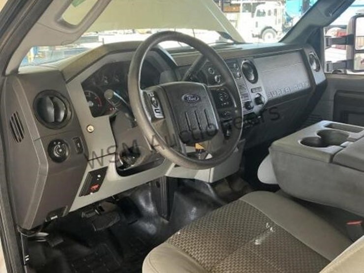 2014-ford-f350-image-24