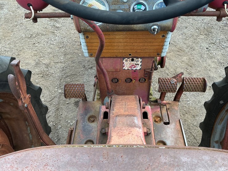 1958-case-ih-farmall-60-image-15
