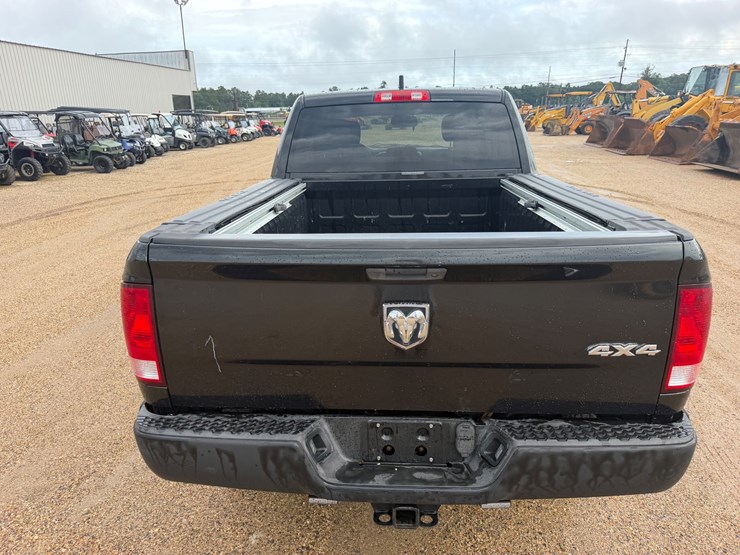 2015-dodge-ram-2500-image-9