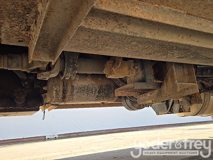 2012-peterbilt-348-image-20