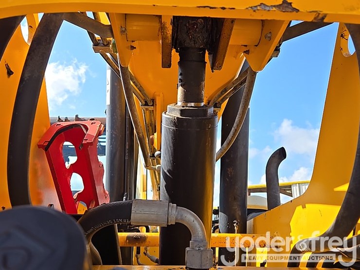 2017-jcb-509-42-image-36