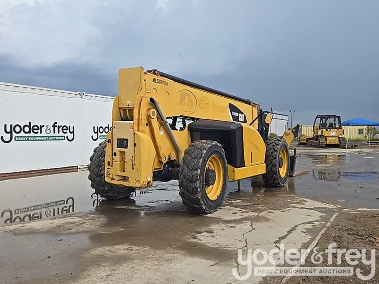 2015-caterpillar-tl1055d-image-5