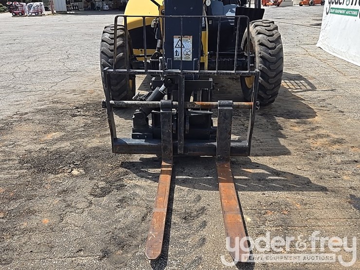 2016-caterpillar-tl943d-image-14