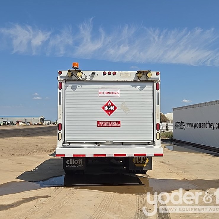 2012 PETERBILT 348