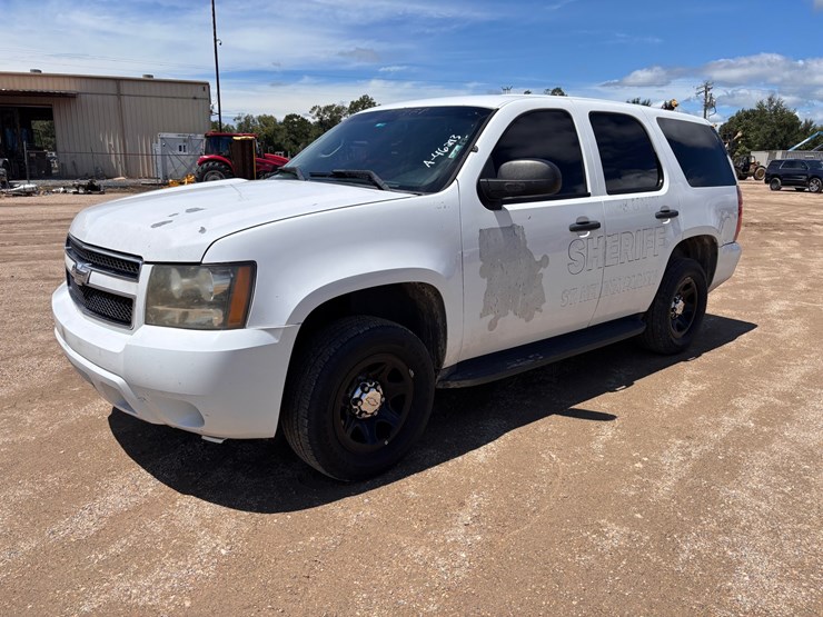 2011-chevrolet-tahoe-image-1