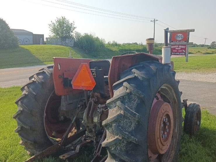 1967-massey-ferguson-165-image-3