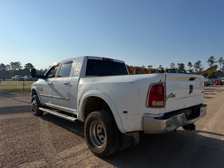 2014-dodge-ram-3500-image-4
