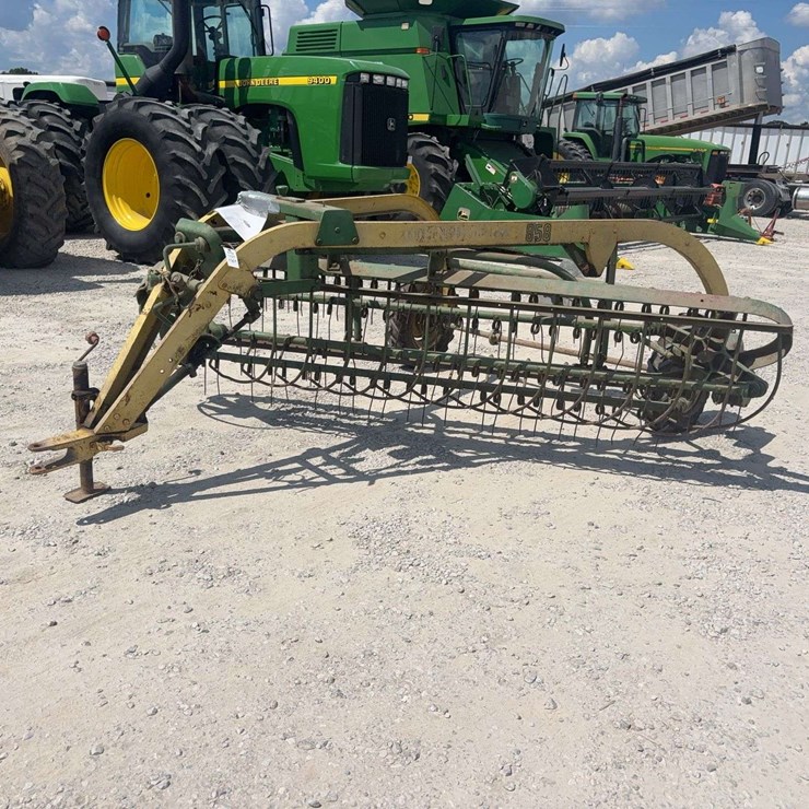 JOHN DEERE 858