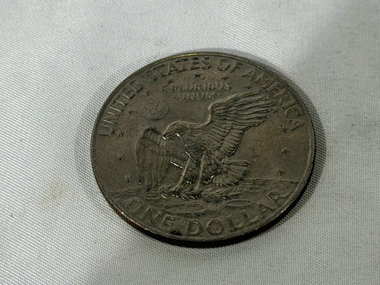 #00640-•-(20)-1974-ike-dollars-image-4