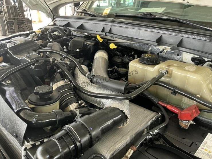 2015-ford-f550-image-14