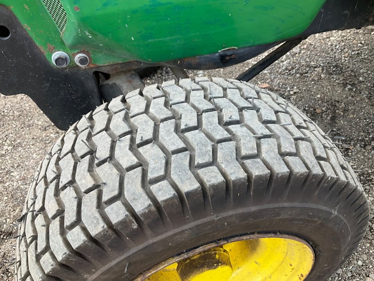 john-deere-200-image-13