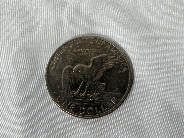 #00650-•-(20)-1972-ike-dollars-image-4