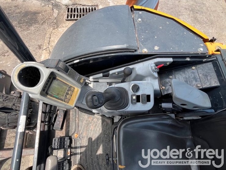 2021-deere-30g-image-8
