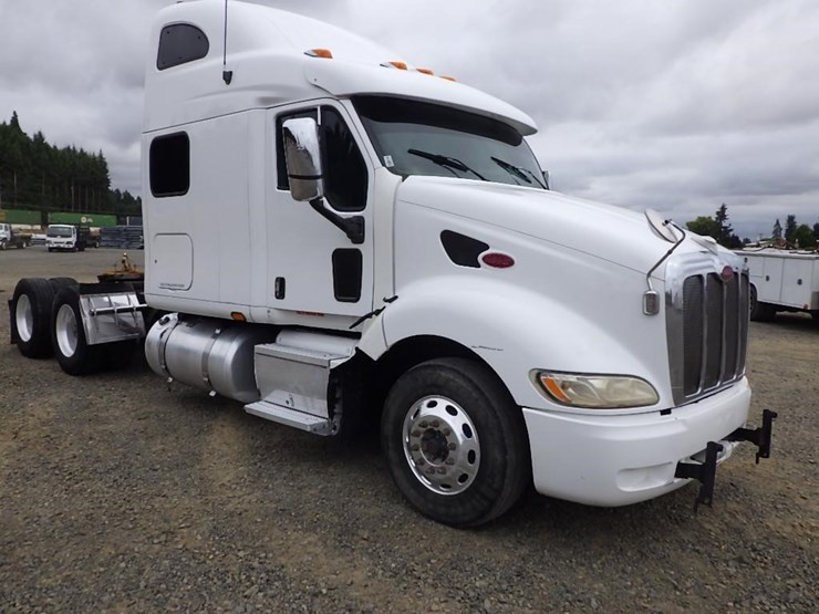 2009-peterbilt-387-image-7