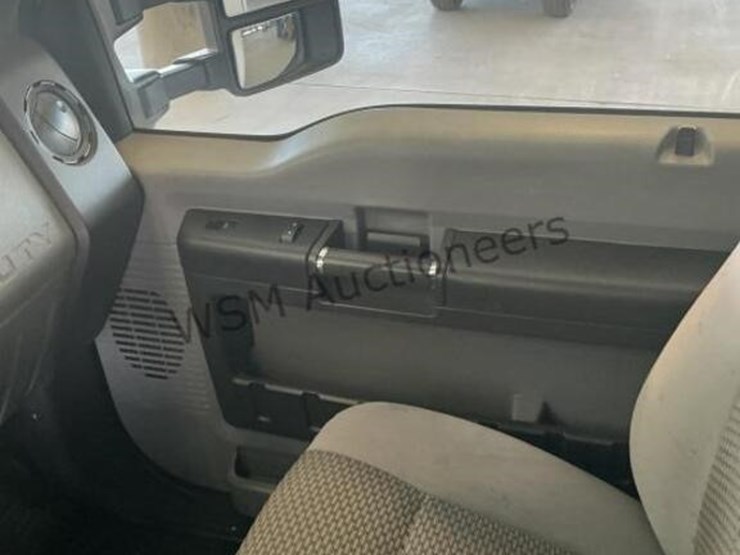 2013-ford-f550-image-21
