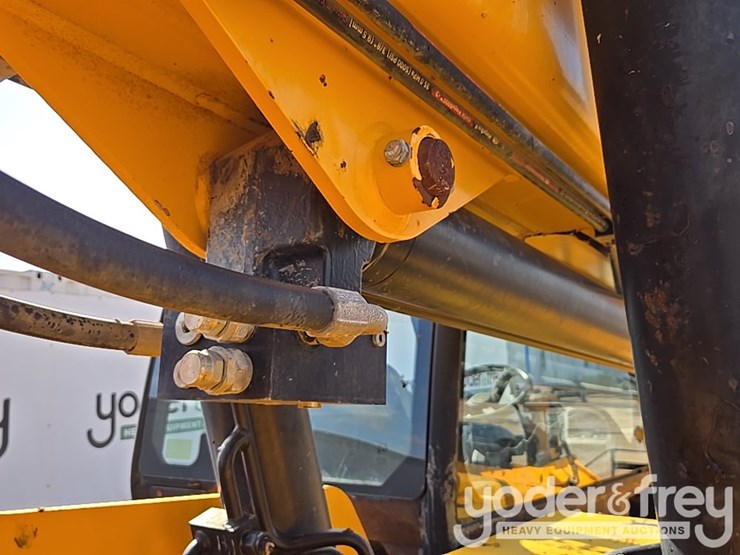 2017-jcb-509-42-image-33