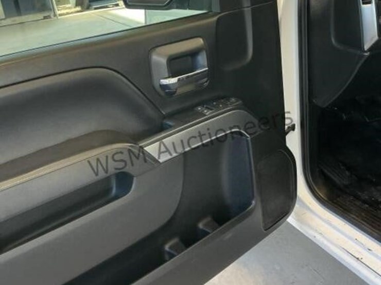2018-chevrolet-silverado-1500-image-23