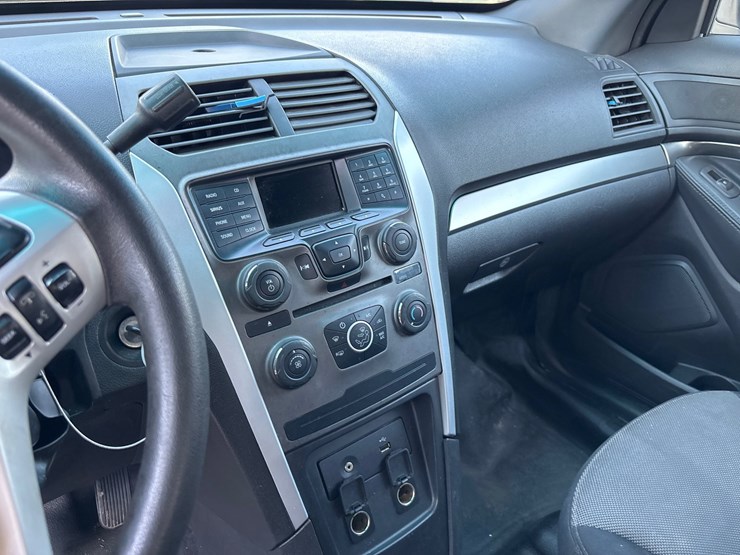 2013-ford-explorer-image-10