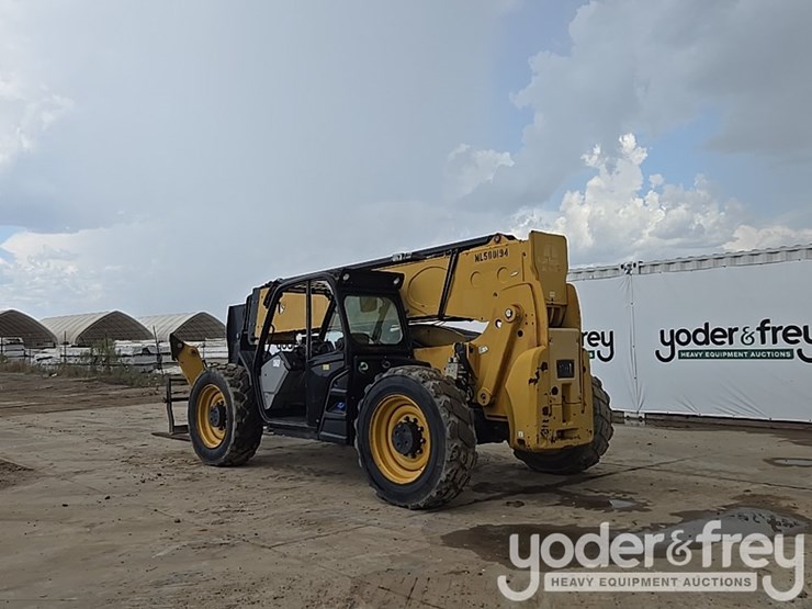 2015-caterpillar-tl1055d-image-3
