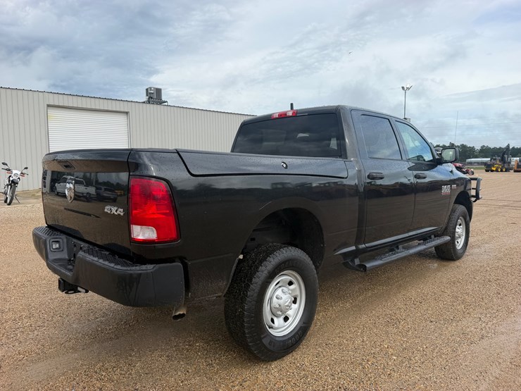 2015-dodge-ram-2500-image-3