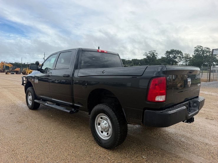 2015-dodge-ram-2500-image-4