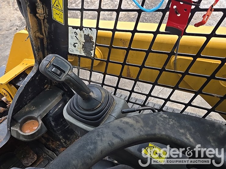 2019-caterpillar-259d3-image-23