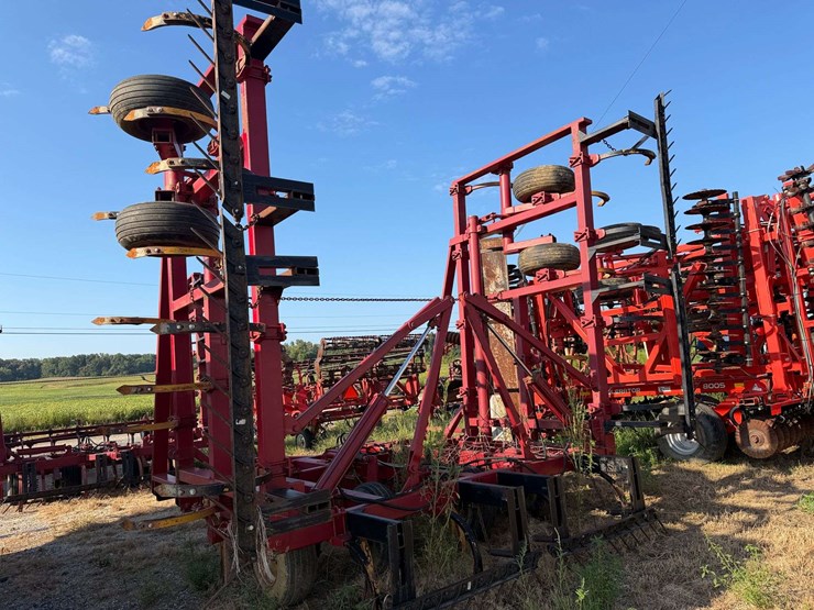 sunflower-2430-38-chisel-plow-image-13