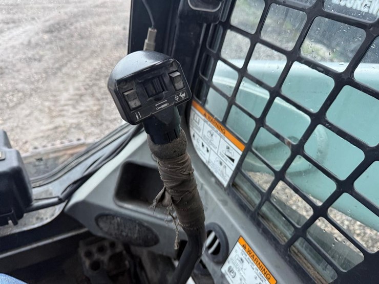 2014-bobcat-t590-image-21