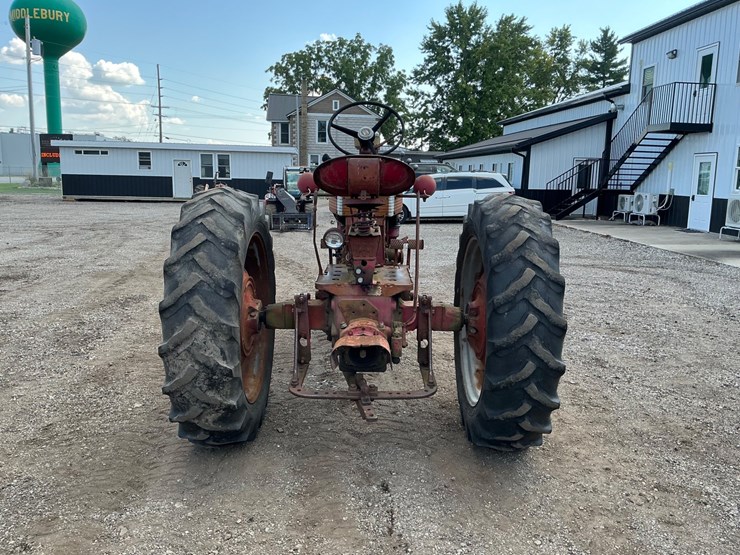 1958-case-ih-farmall-60-image-4