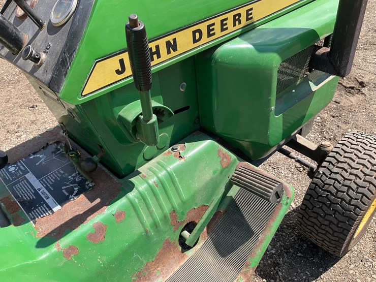 john-deere-200-image-47