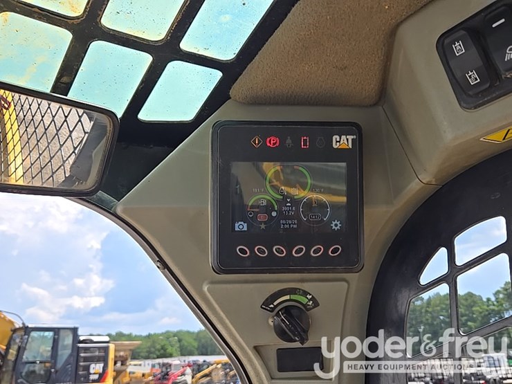 2021-caterpillar-259d3-image-29