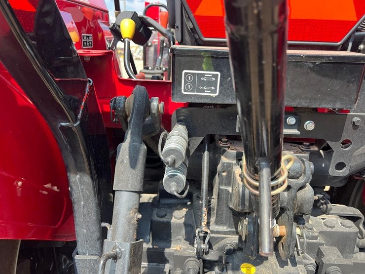 2022-mahindra-5155-image-7