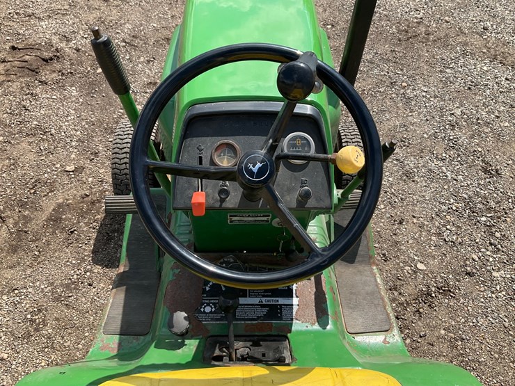 john-deere-200-image-41