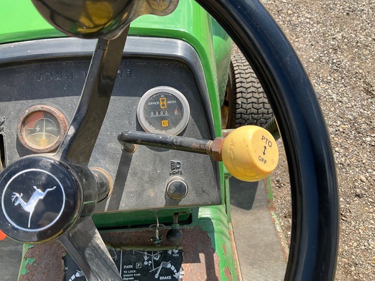 john-deere-200-image-43