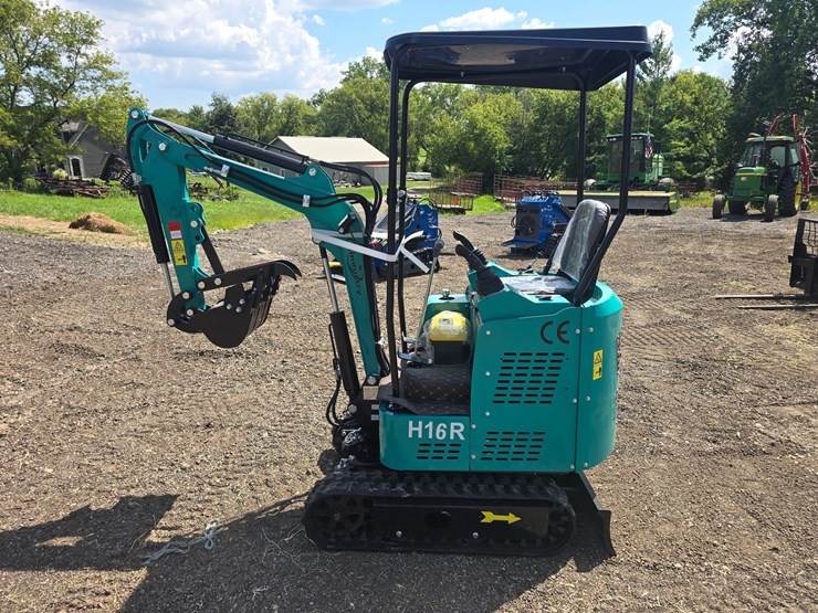 #689-•-cf-industry-h16r-mini-excavator-image-2