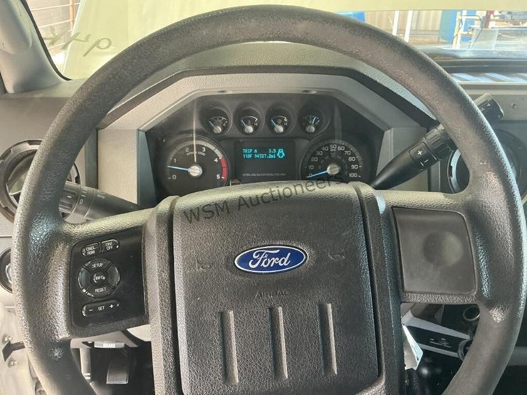 2013-ford-f550-image-17