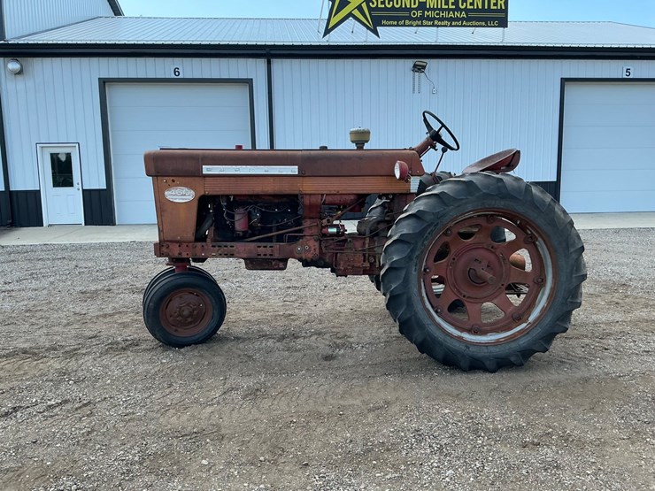 1958-case-ih-farmall-60-image-2