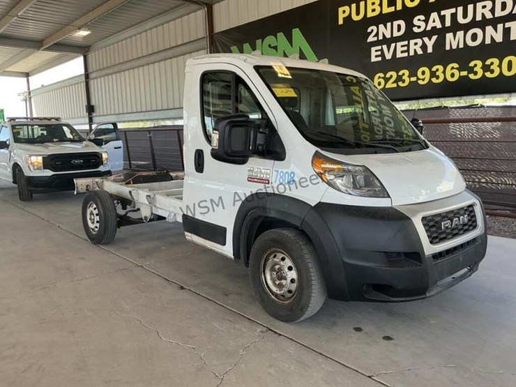 2019-dodge-3500-image-2