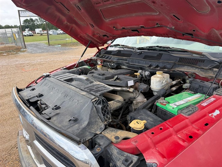 2010-dodge-ram-5500-image-12